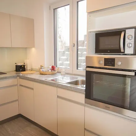 Victoria Apartment *